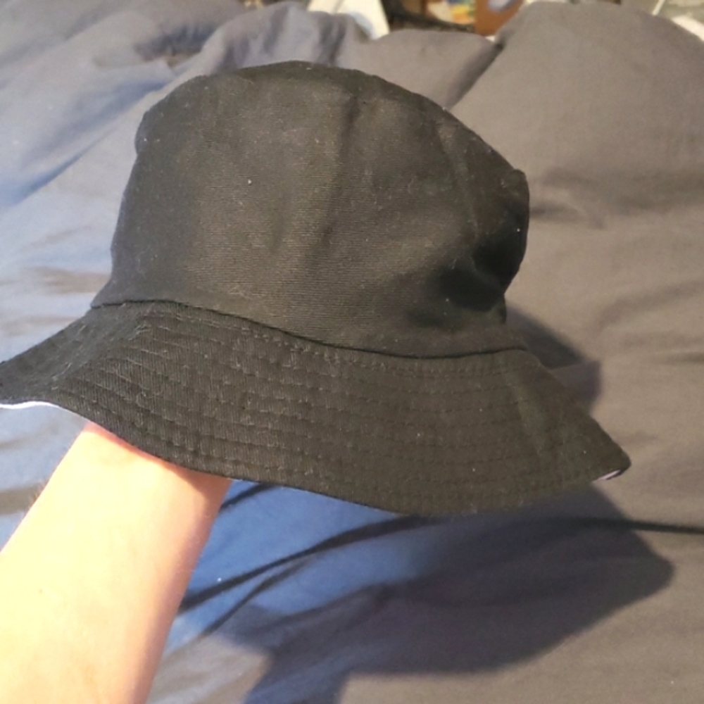 reversible bucket hat